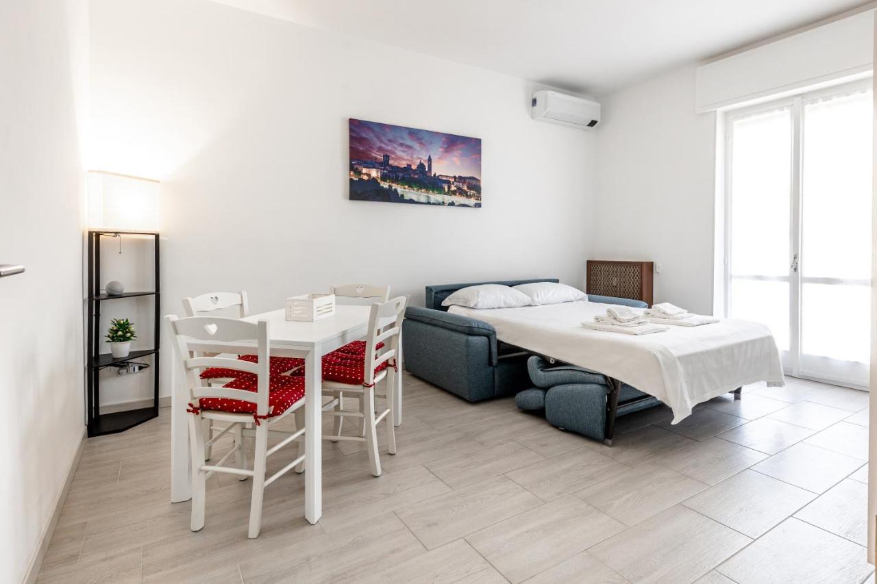 House Near Train StationA/C Apartment Seriate Luaran gambar