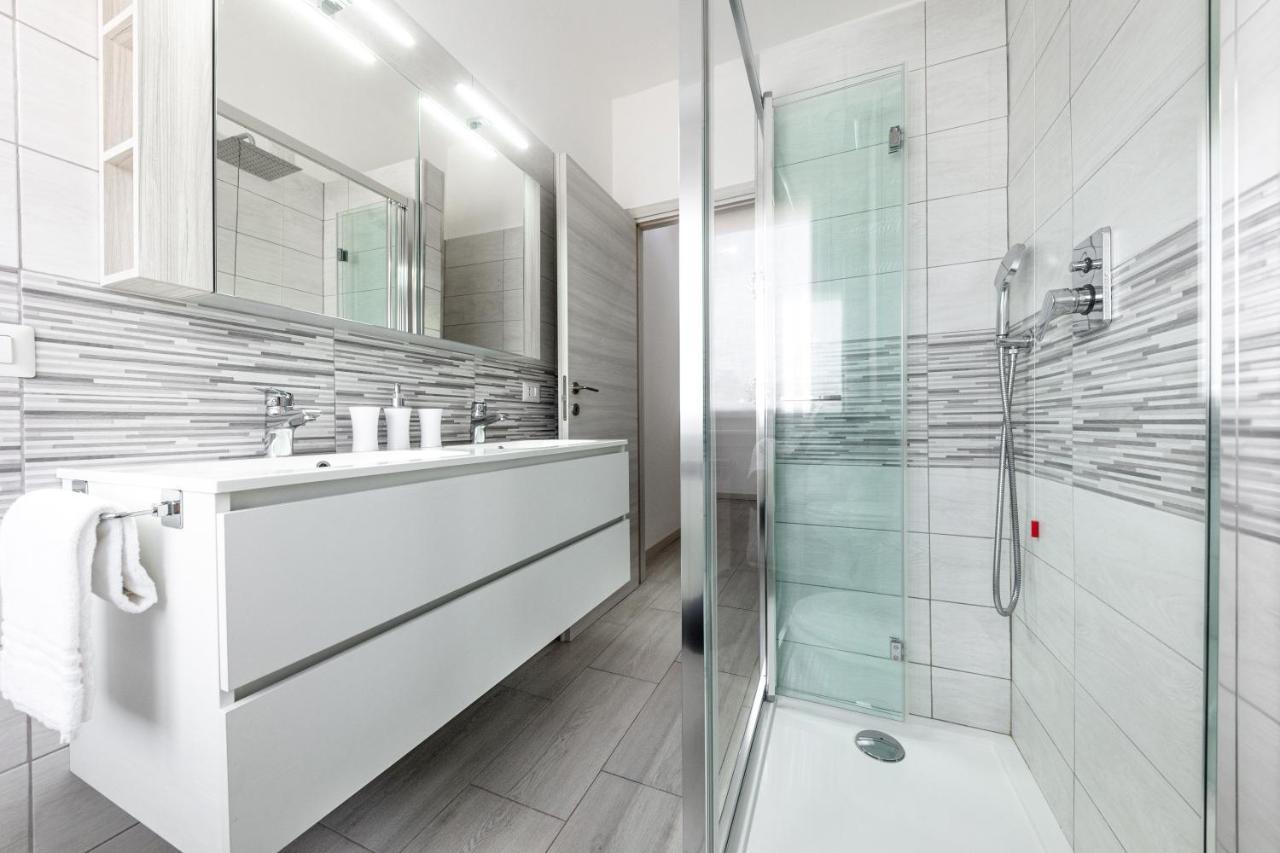 House Near Train StationA/C Apartment Seriate Luaran gambar